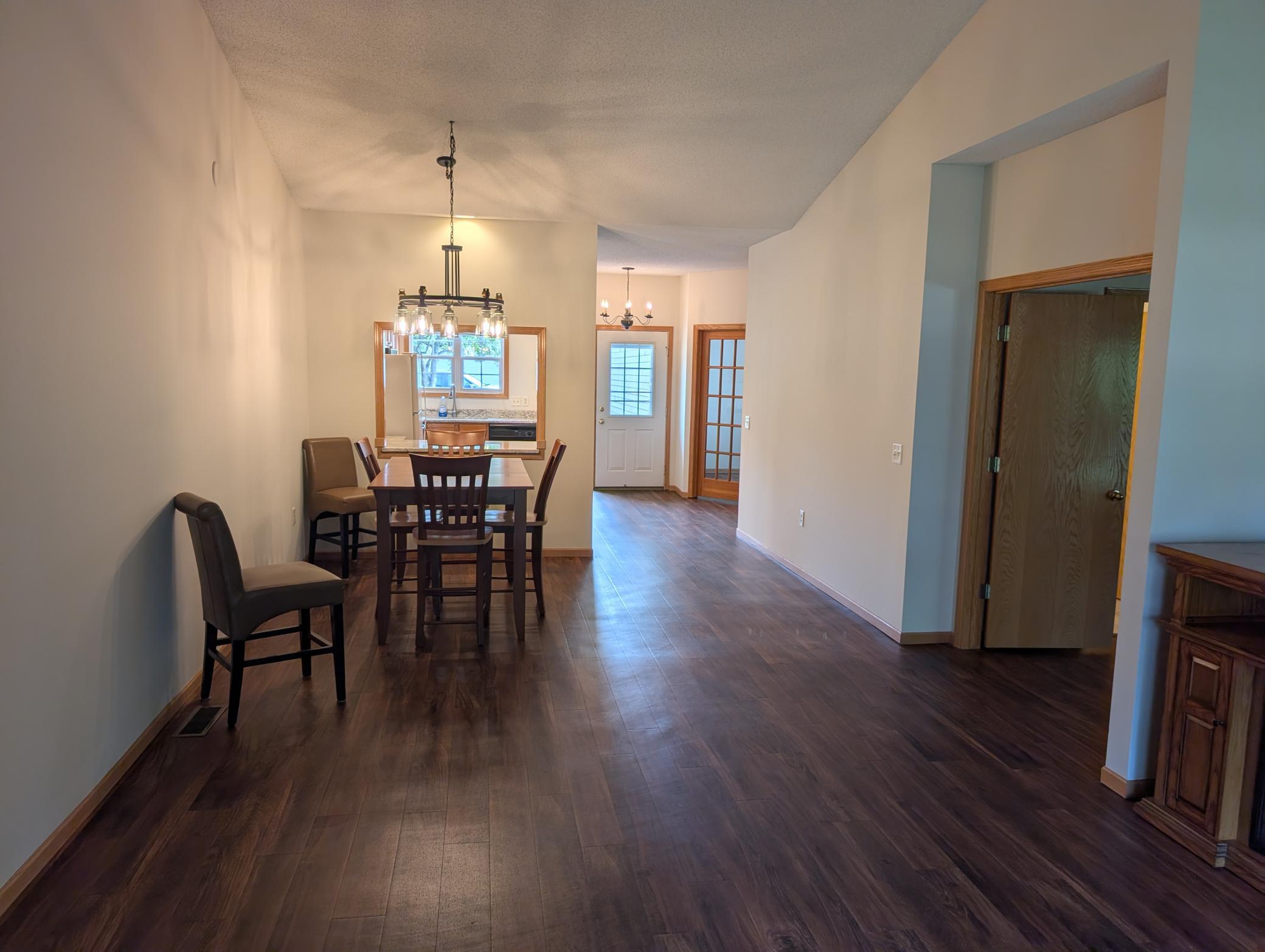 2203 Foxglove Way Property Photo 7