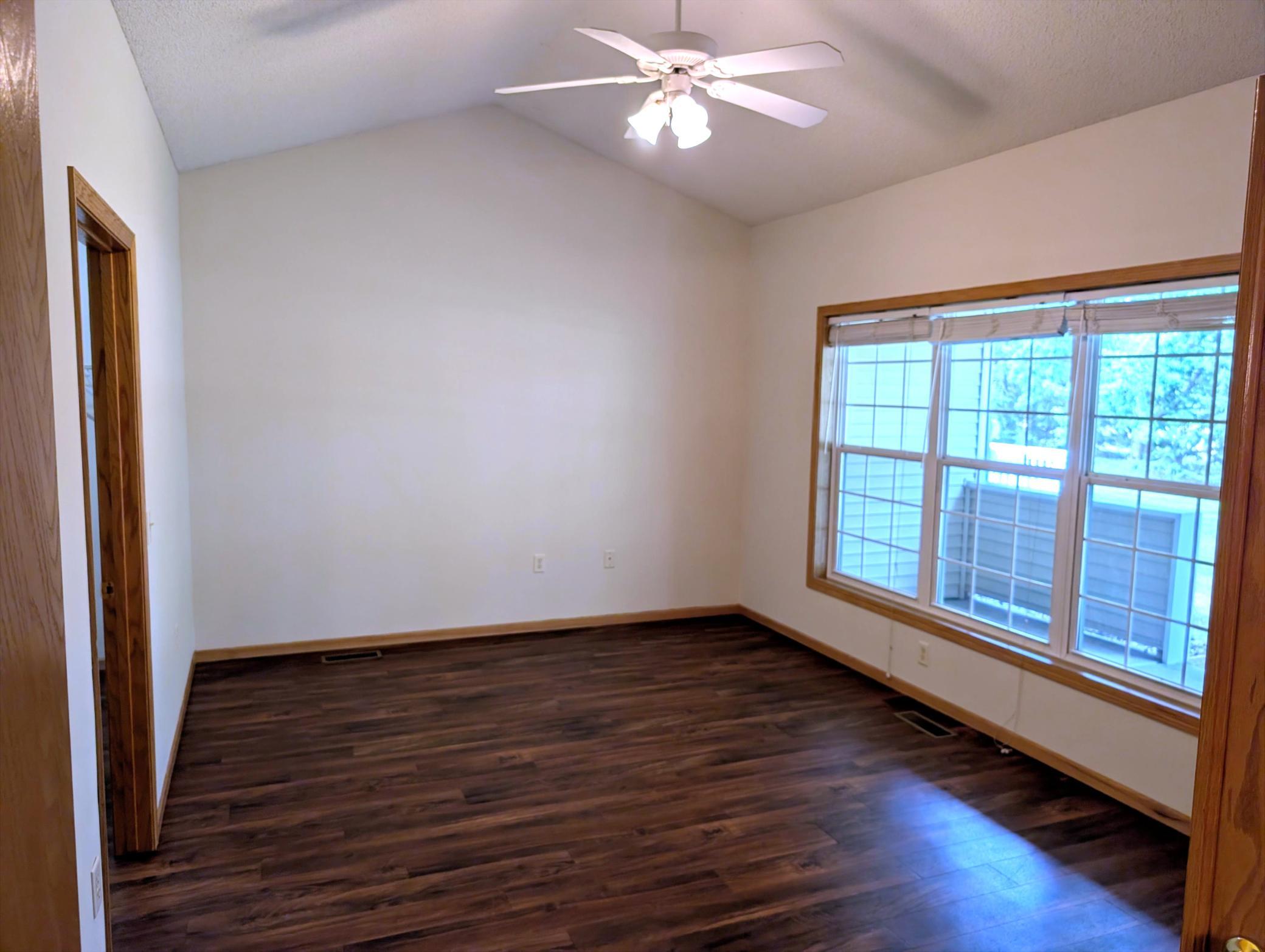 2203 Foxglove Way Property Photo 9