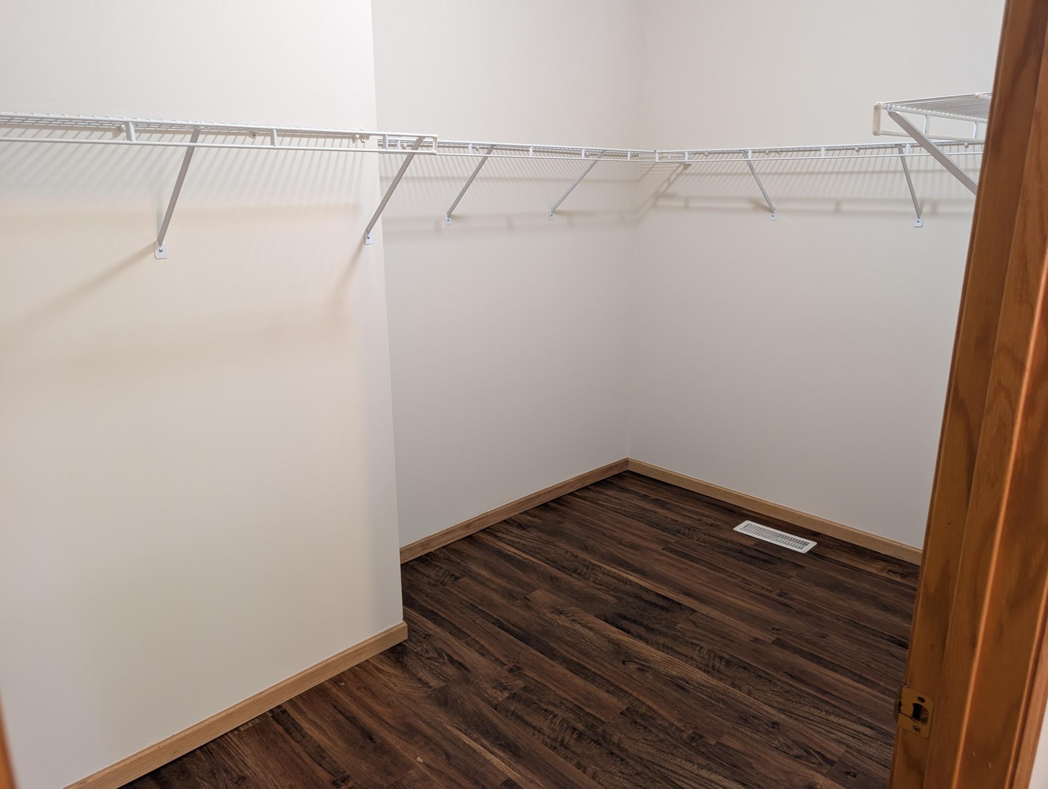 2203 Foxglove Way Property Photo 11