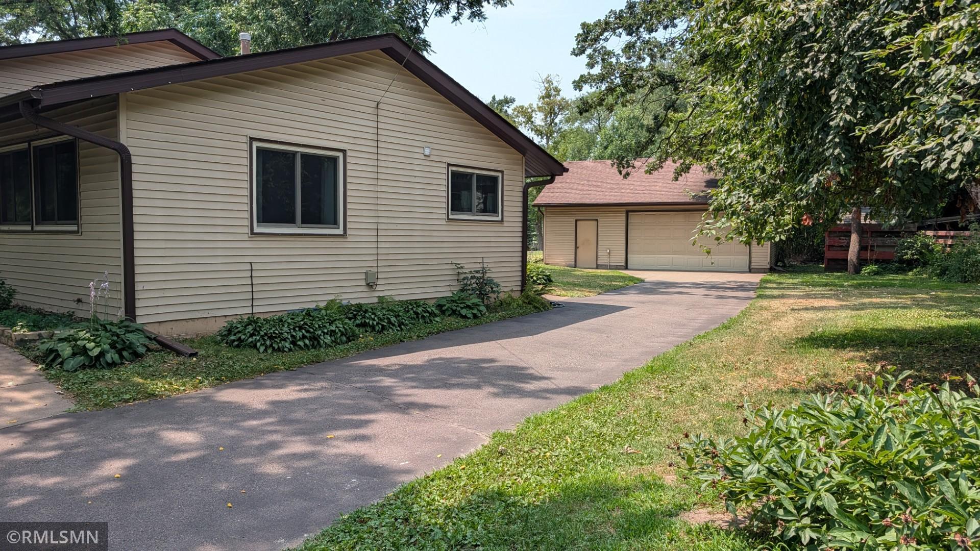 5307 Hugo Road Property Photo 3