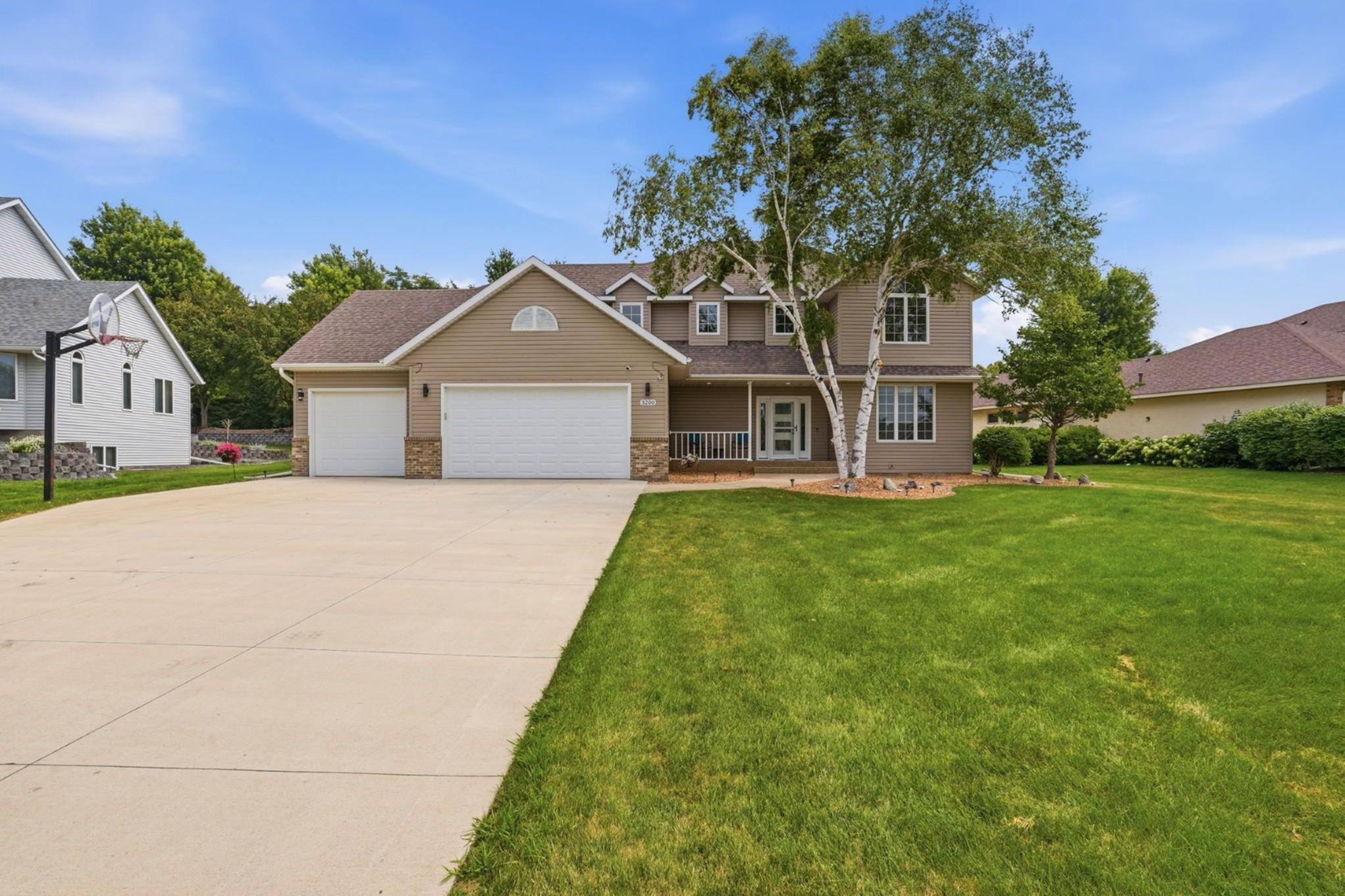 3200 Eagle Ridge Drive E Property Photo 1