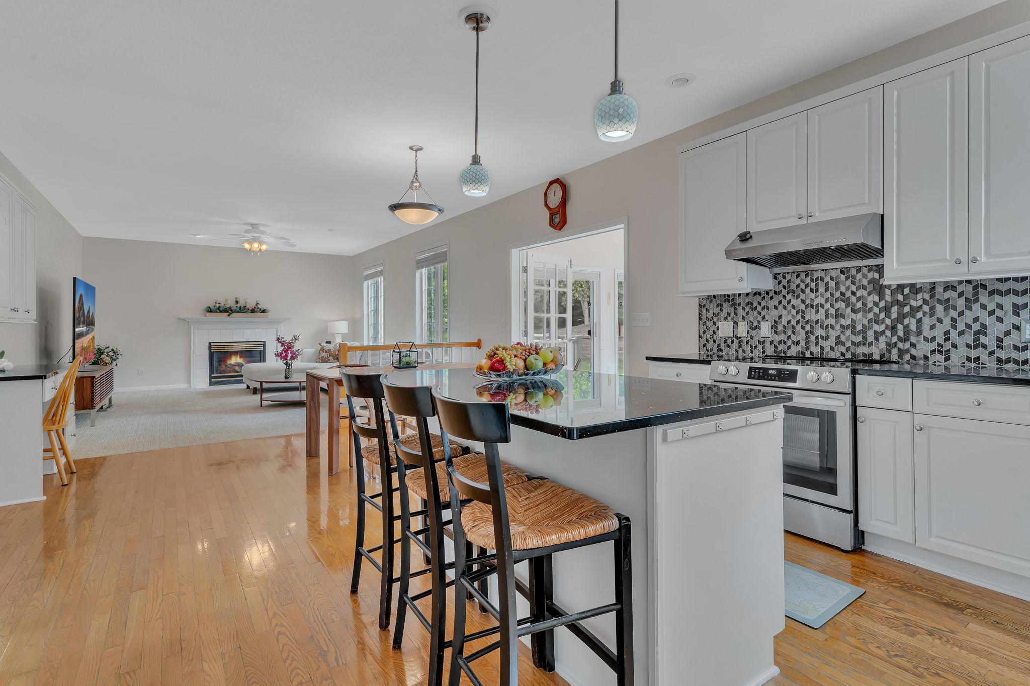 3200 Eagle Ridge Drive E Property Photo 5