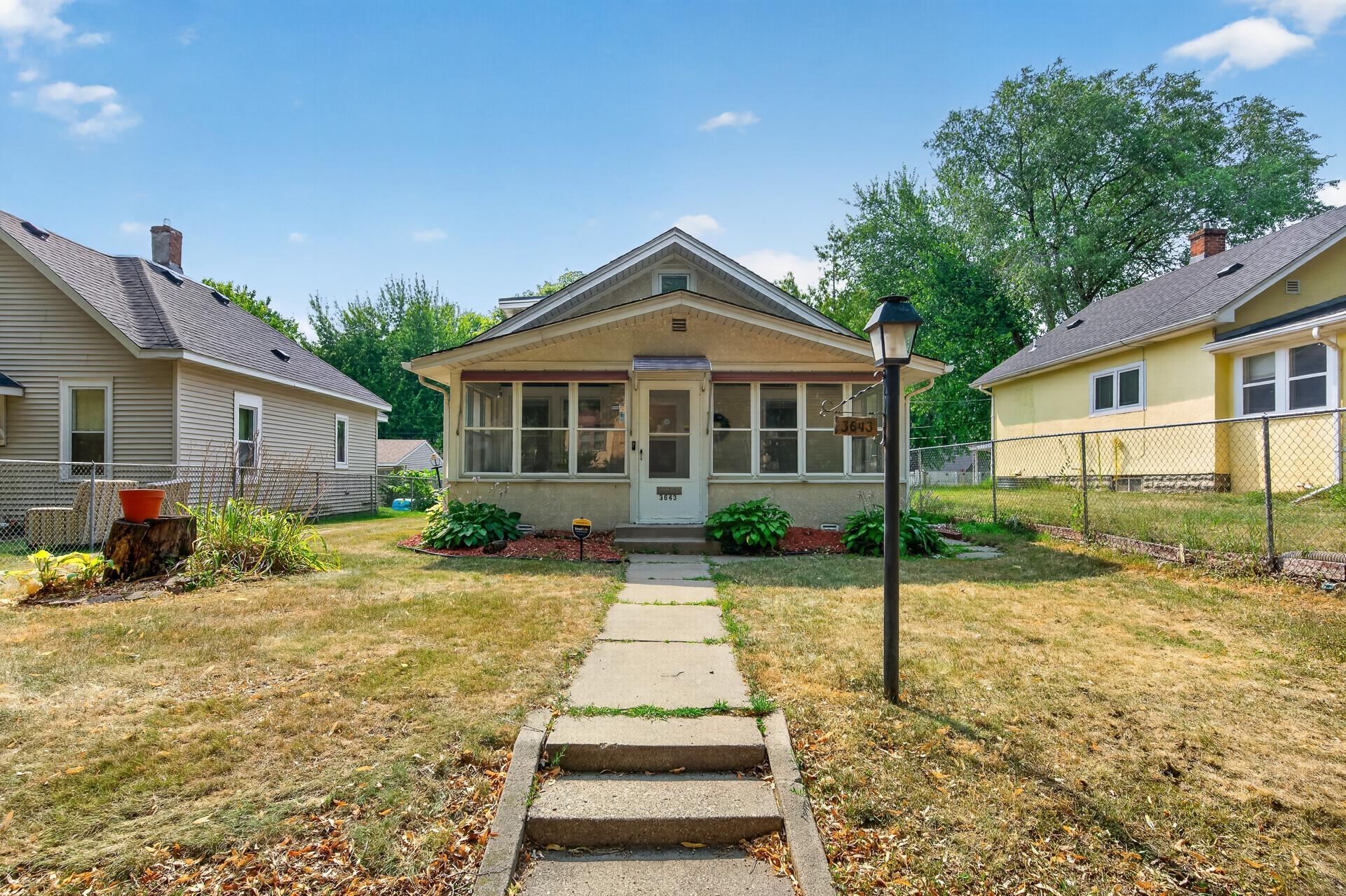 3643 Queen Avenue N Property Photo 1