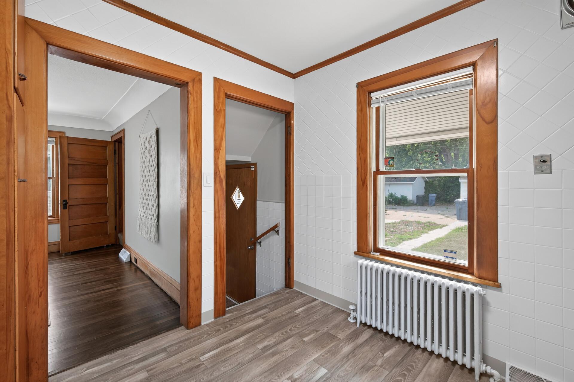 3643 Queen Avenue N Property Photo 19