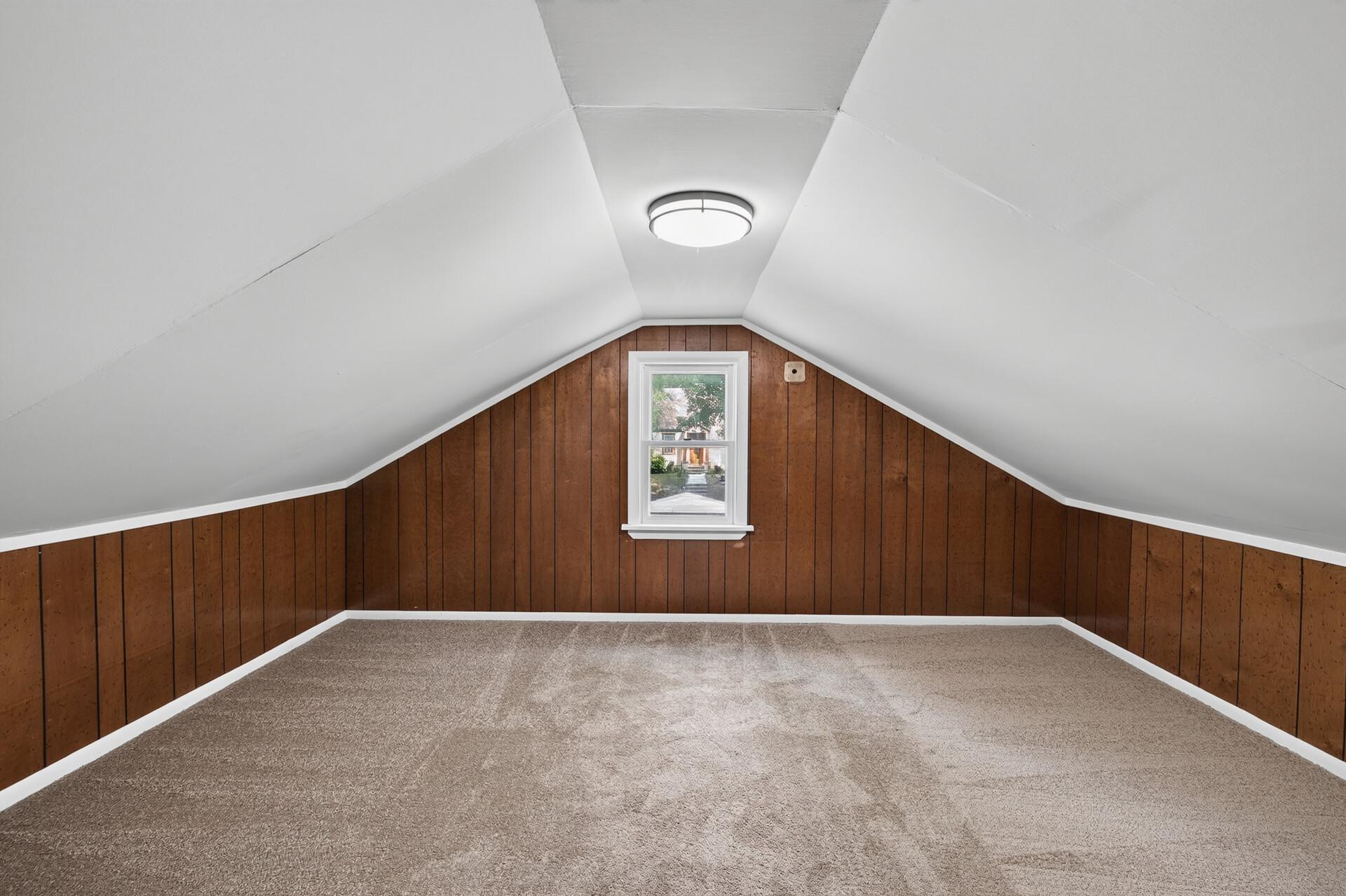 3643 Queen Avenue N Property Photo 20