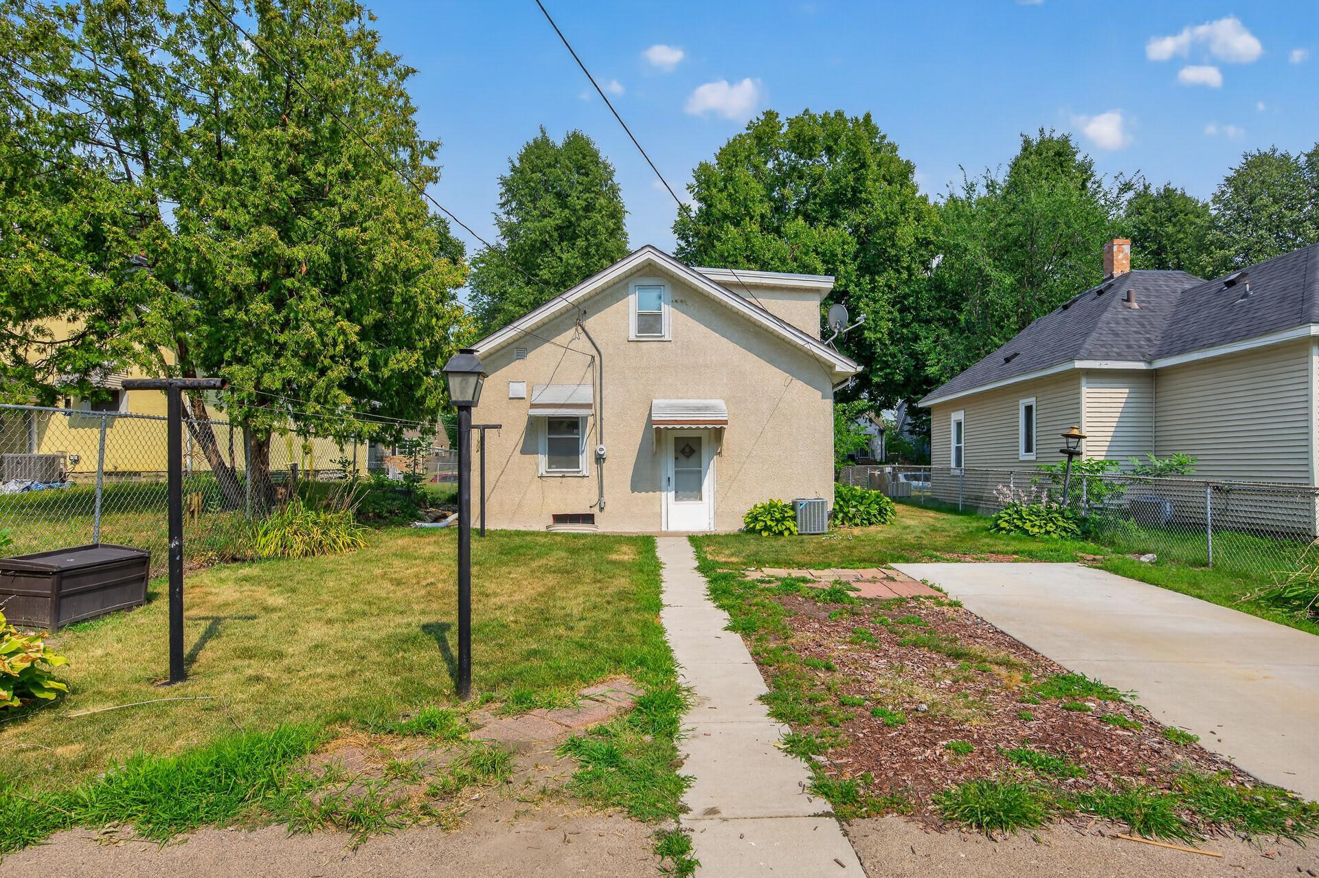 3643 Queen Avenue N Property Photo 27