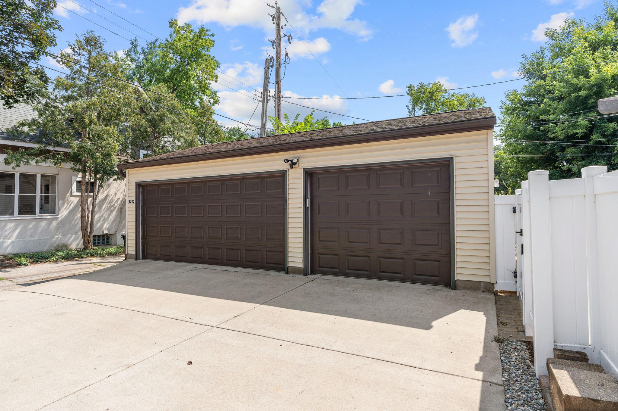 3301 Irving Avenue S Property Photo 30