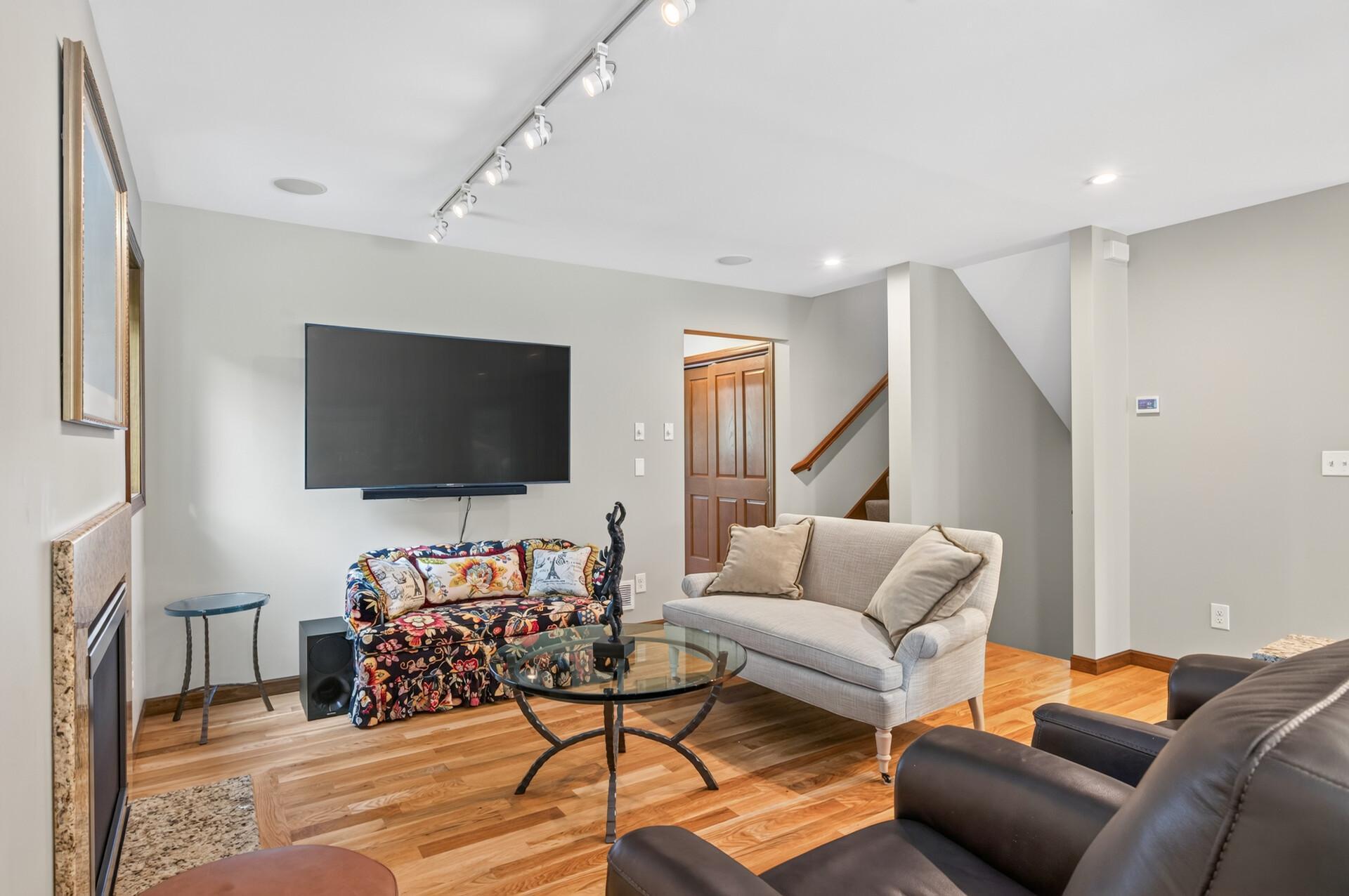 1817 W 59th Street W Property Photo 15