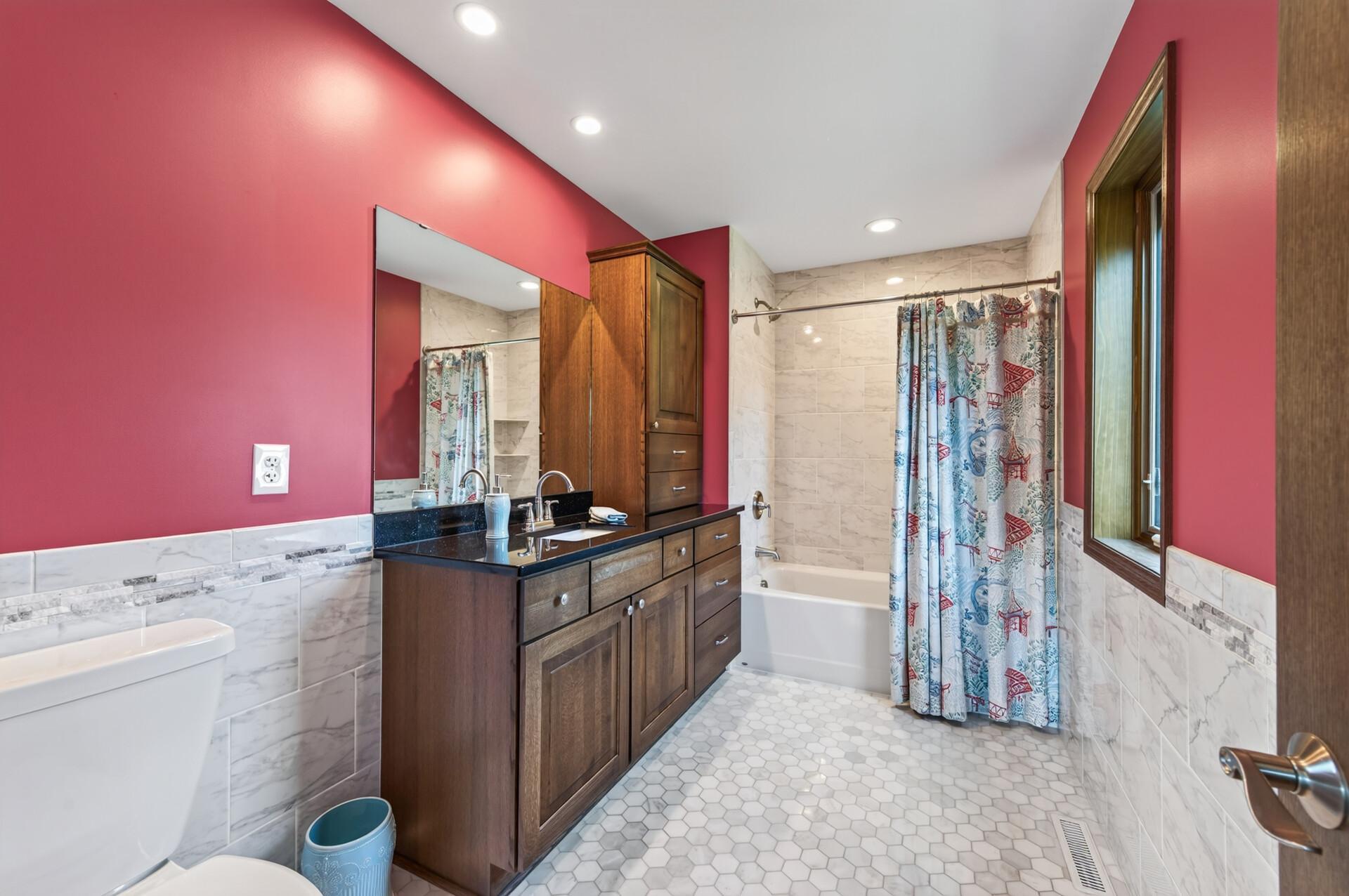 1817 W 59th Street W Property Photo 24