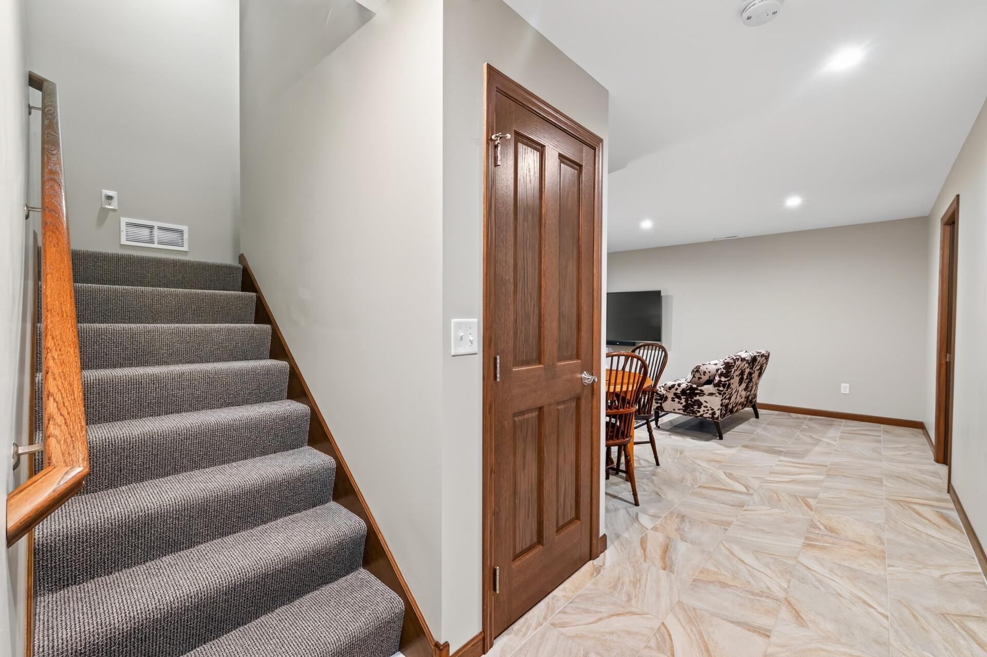 1817 W 59th Street W Property Photo 32