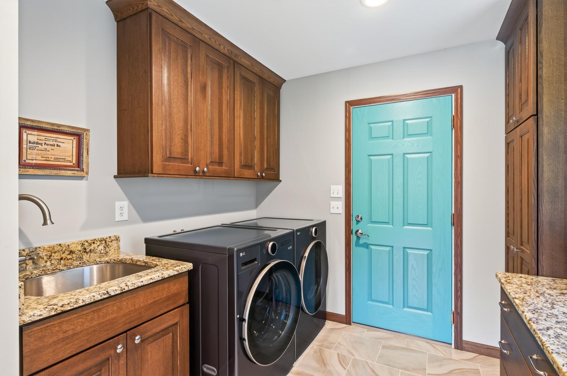 1817 W 59th Street W Property Photo 41