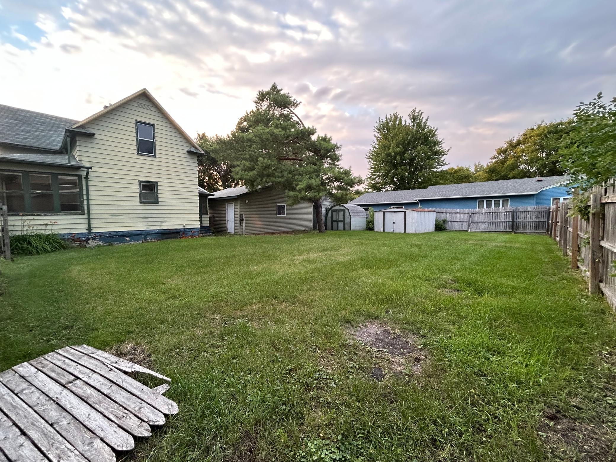 309 4th Street W Property Photo 4