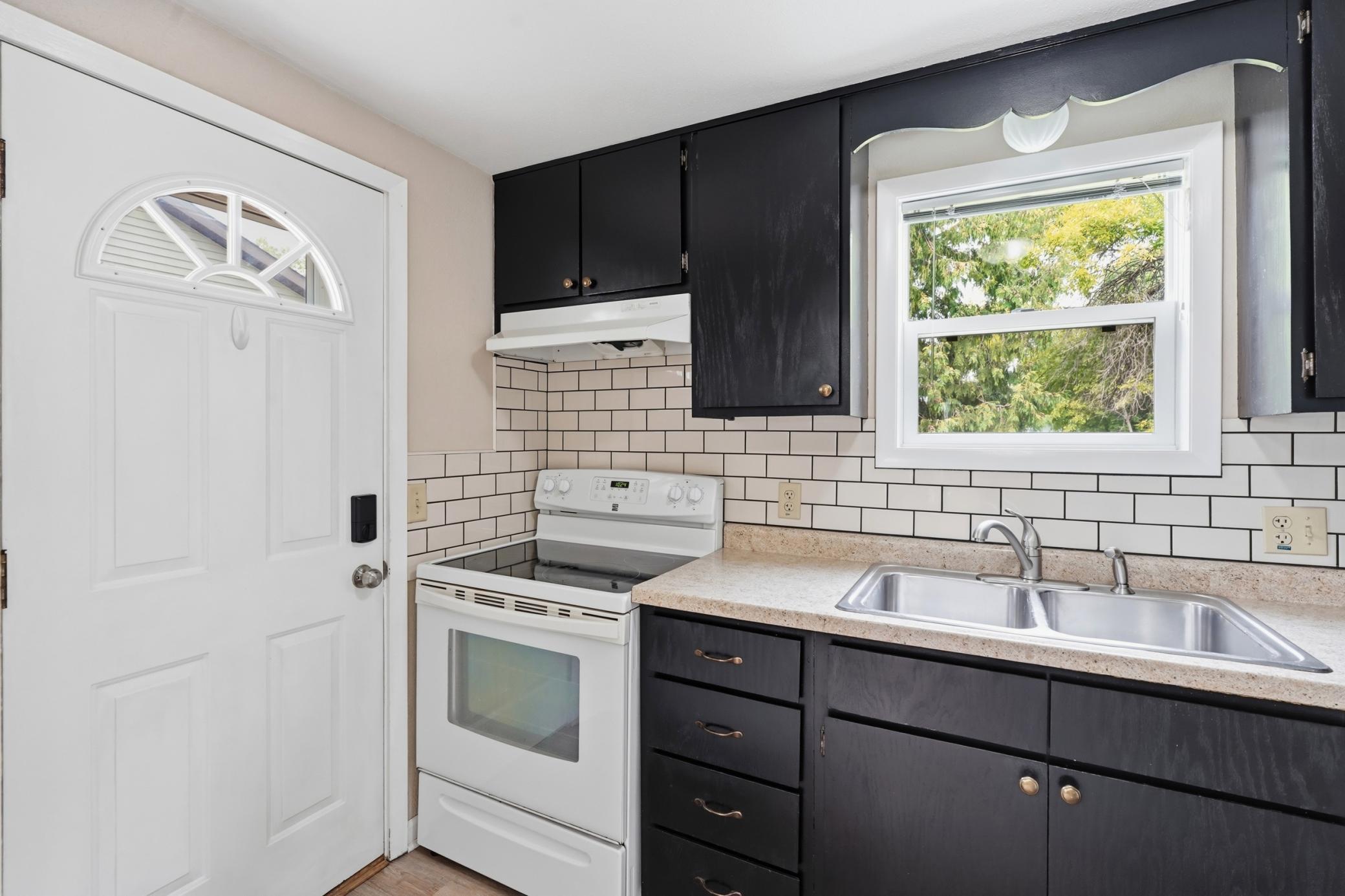 109 Kneale Avenue S Property Photo 15