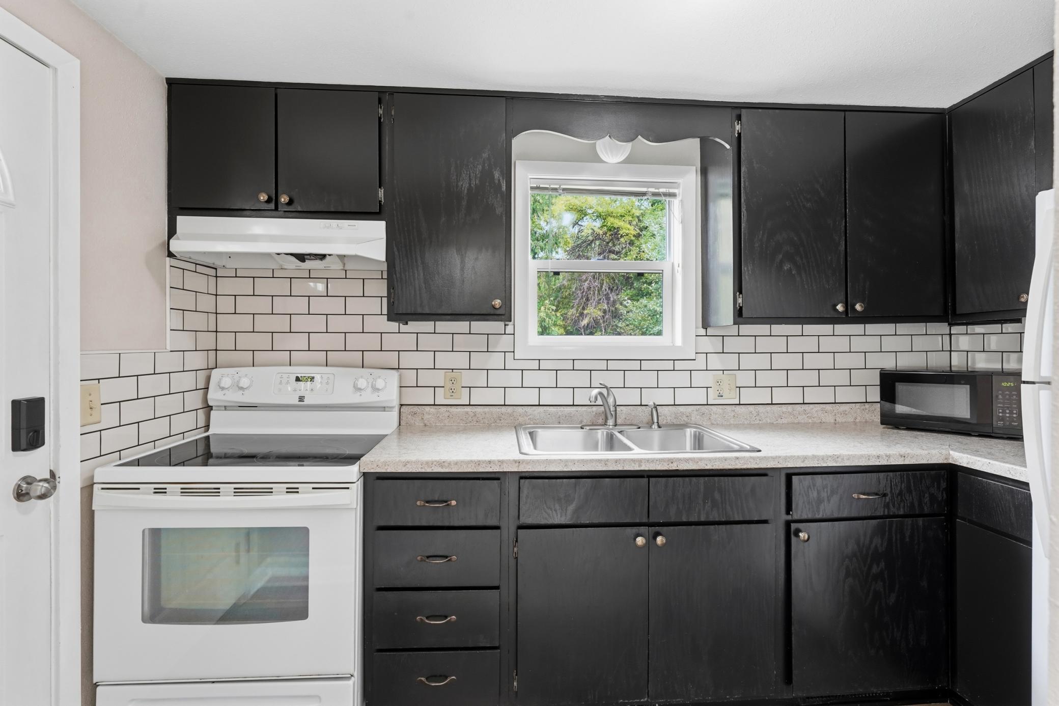 109 Kneale Avenue S Property Photo 17