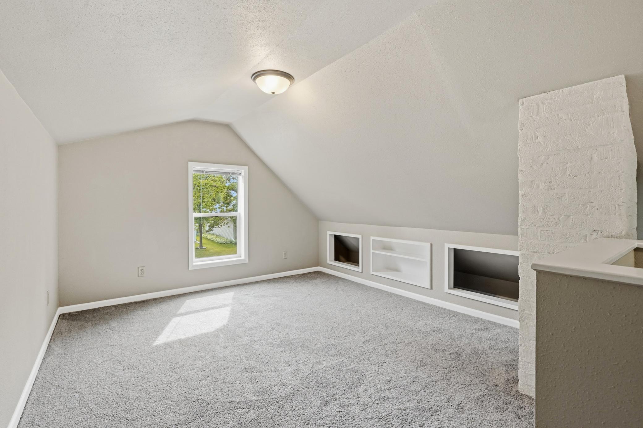 109 Kneale Avenue S Property Photo 21