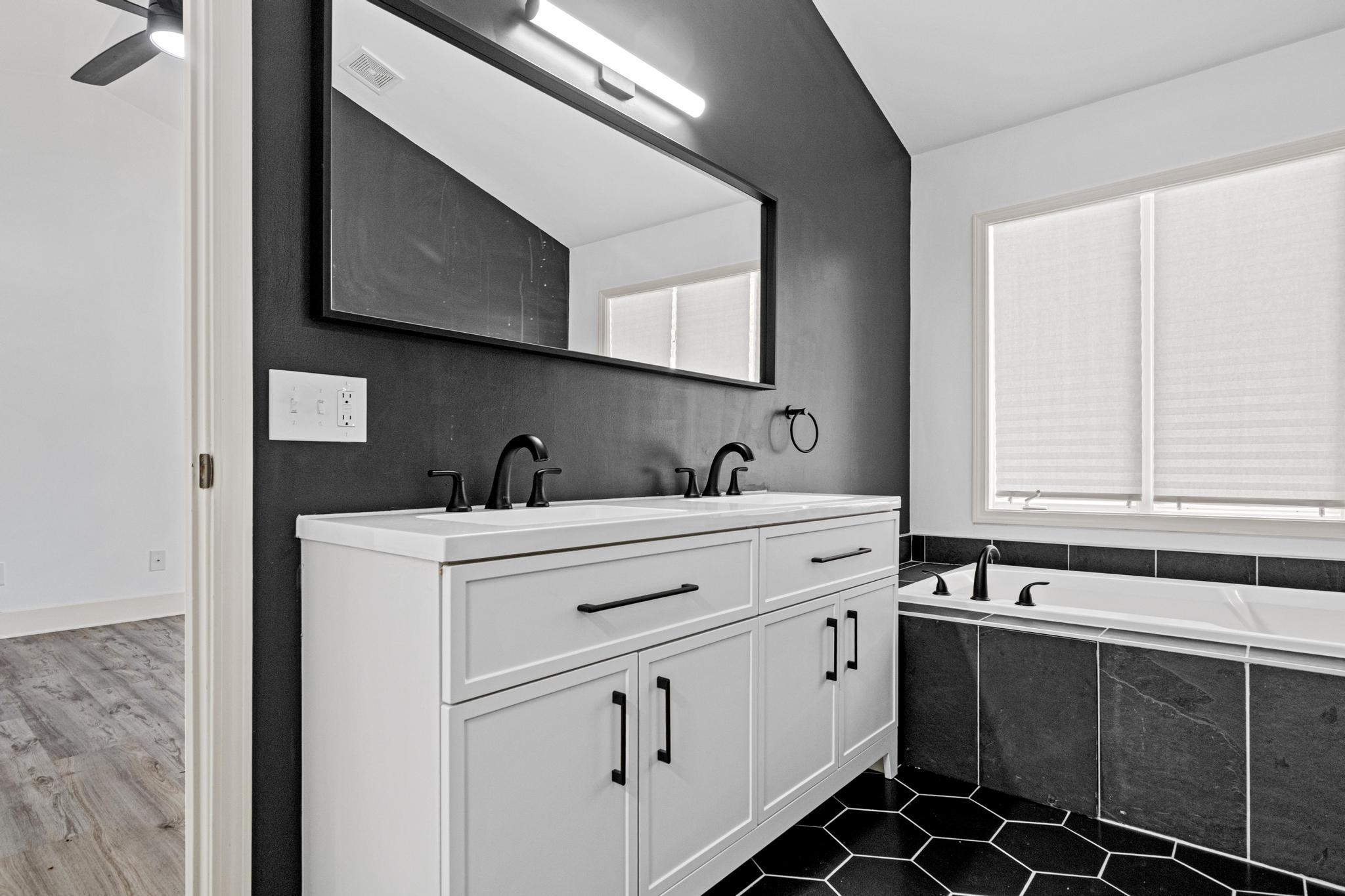 13629 Glasgow Lane Property Photo 23
