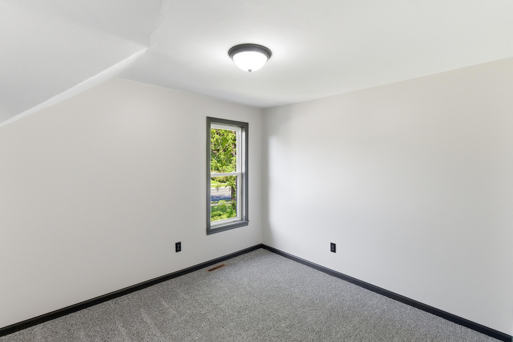 1035 E Main Street Property Photo 27