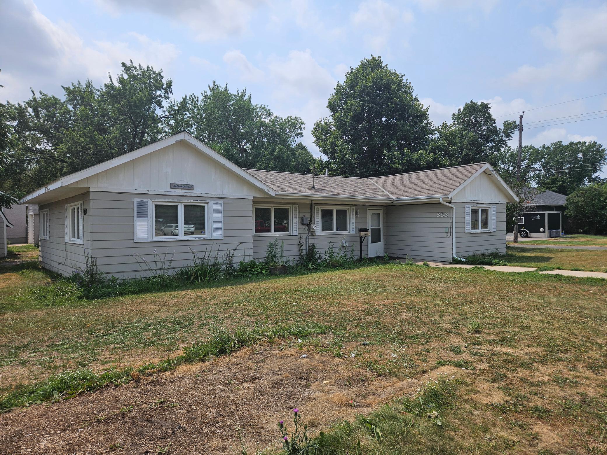 853 34th Avenue N Property Photo 1