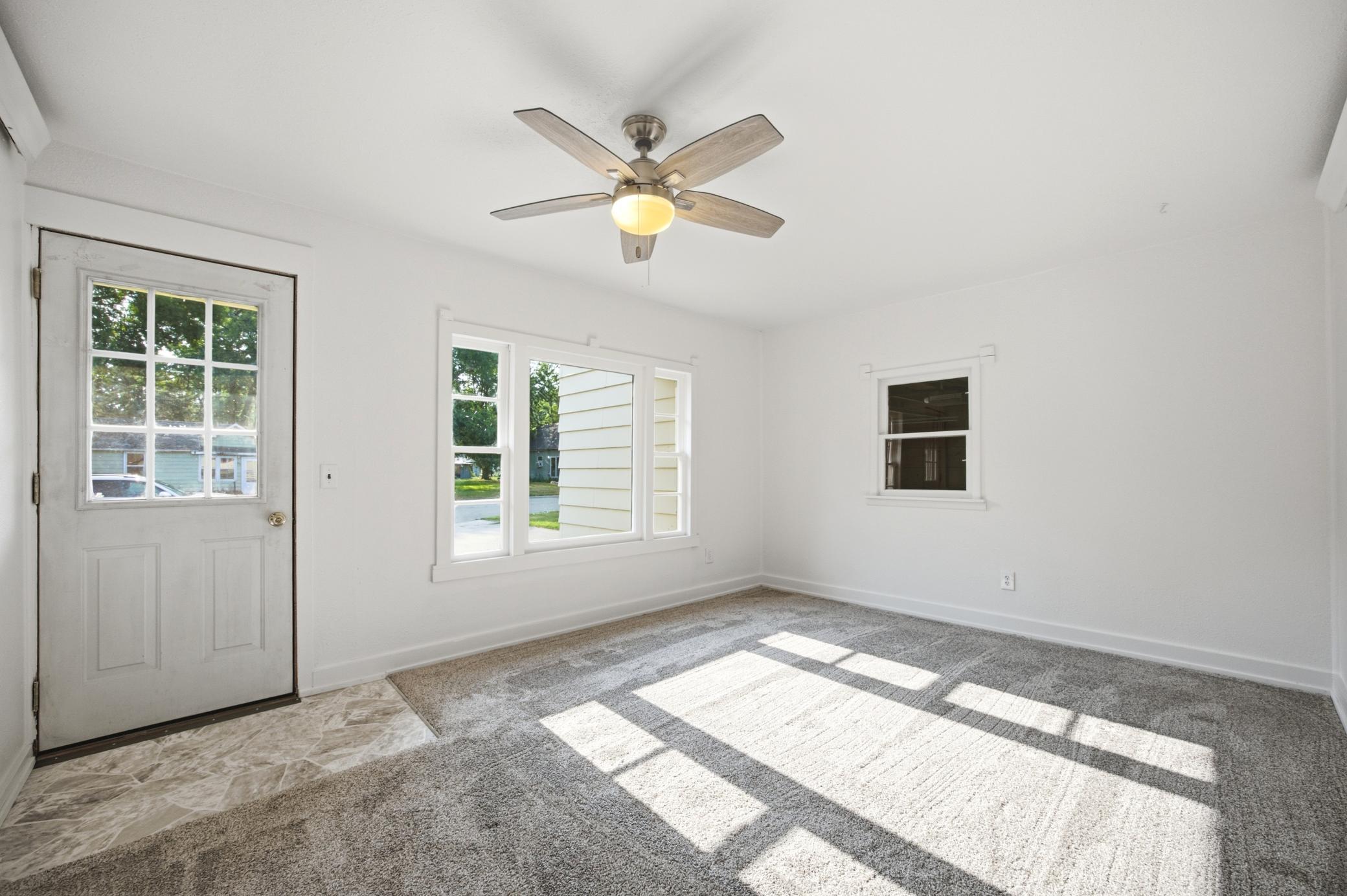 206 1st Avenue Ne Property Photo 9