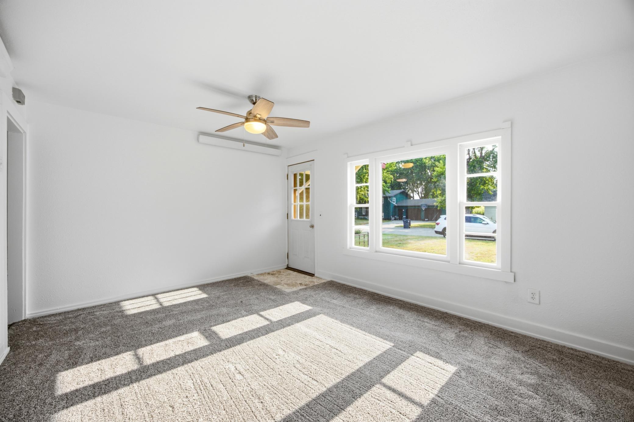 206 1st Avenue Ne Property Photo 10