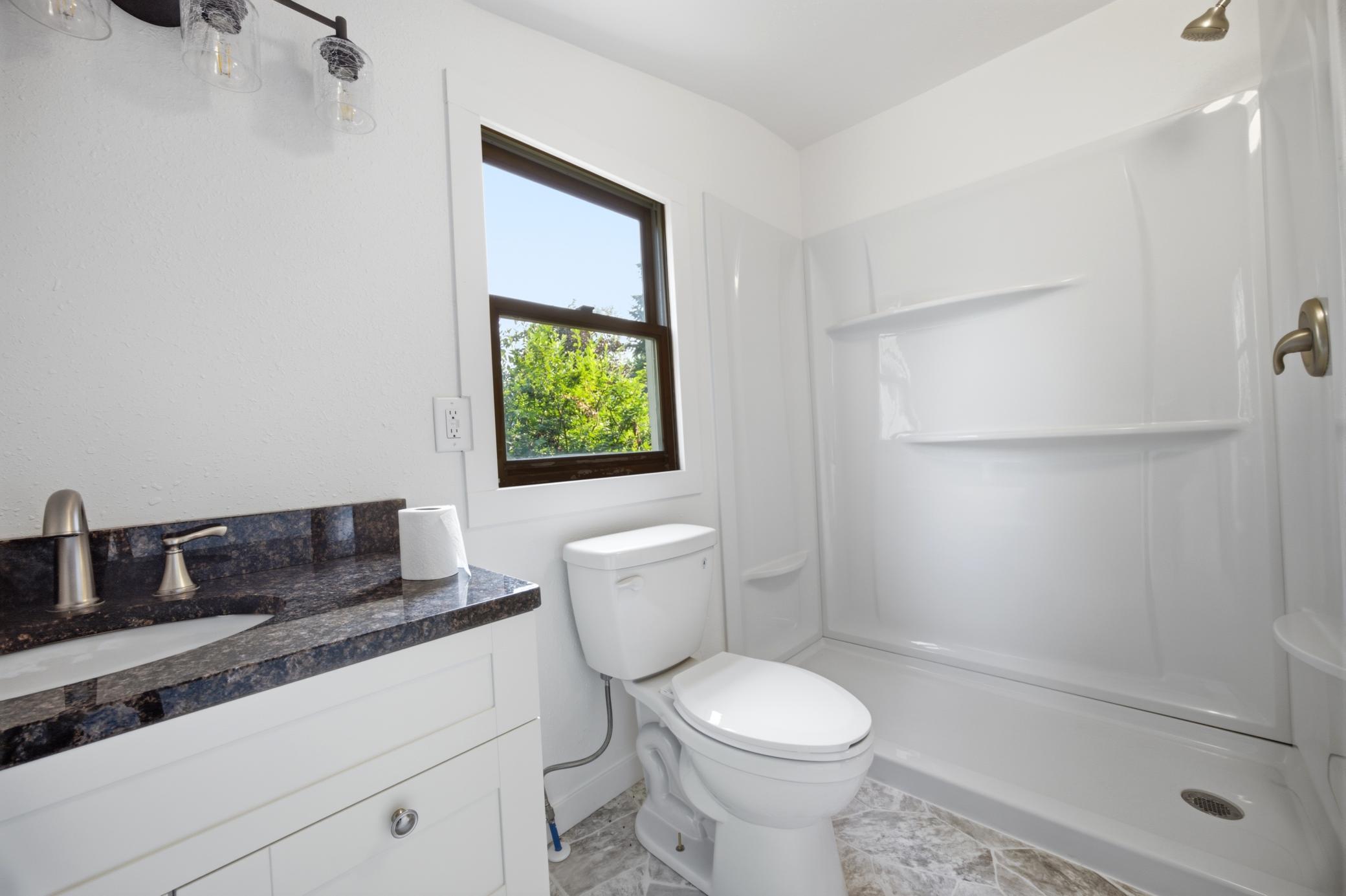 206 1st Avenue Ne Property Photo 21