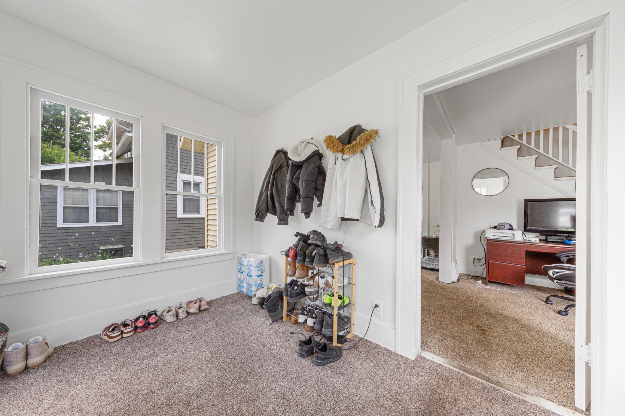 518 E 5th Street Property Photo 5