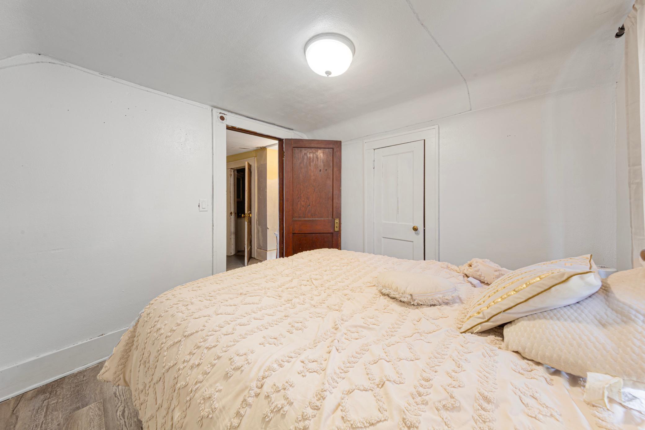 518 E 5th Street Property Photo 18