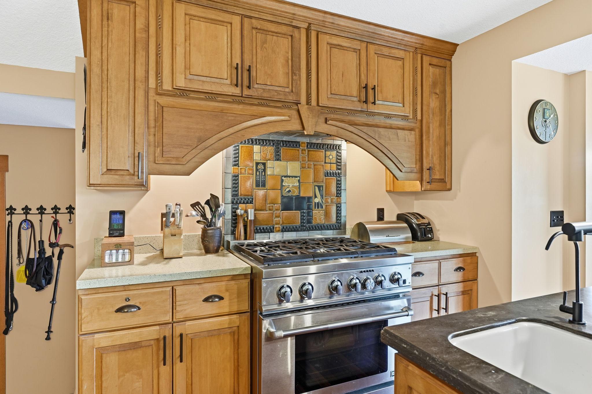 469 County Road E Property Photo 11