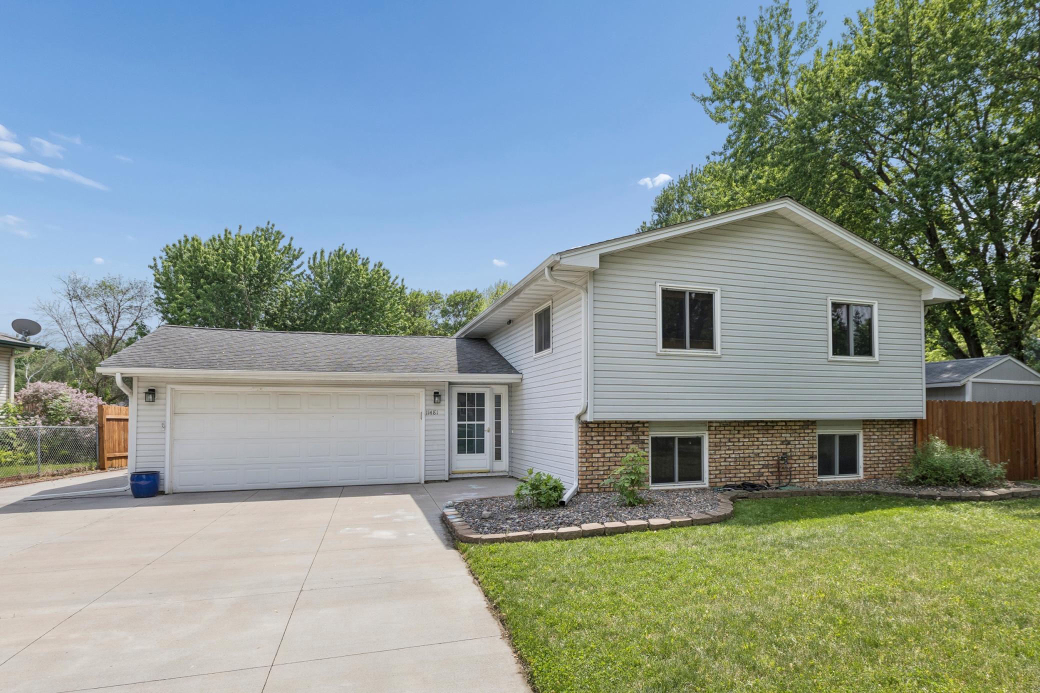 11481 99th Place N Property Photo 1