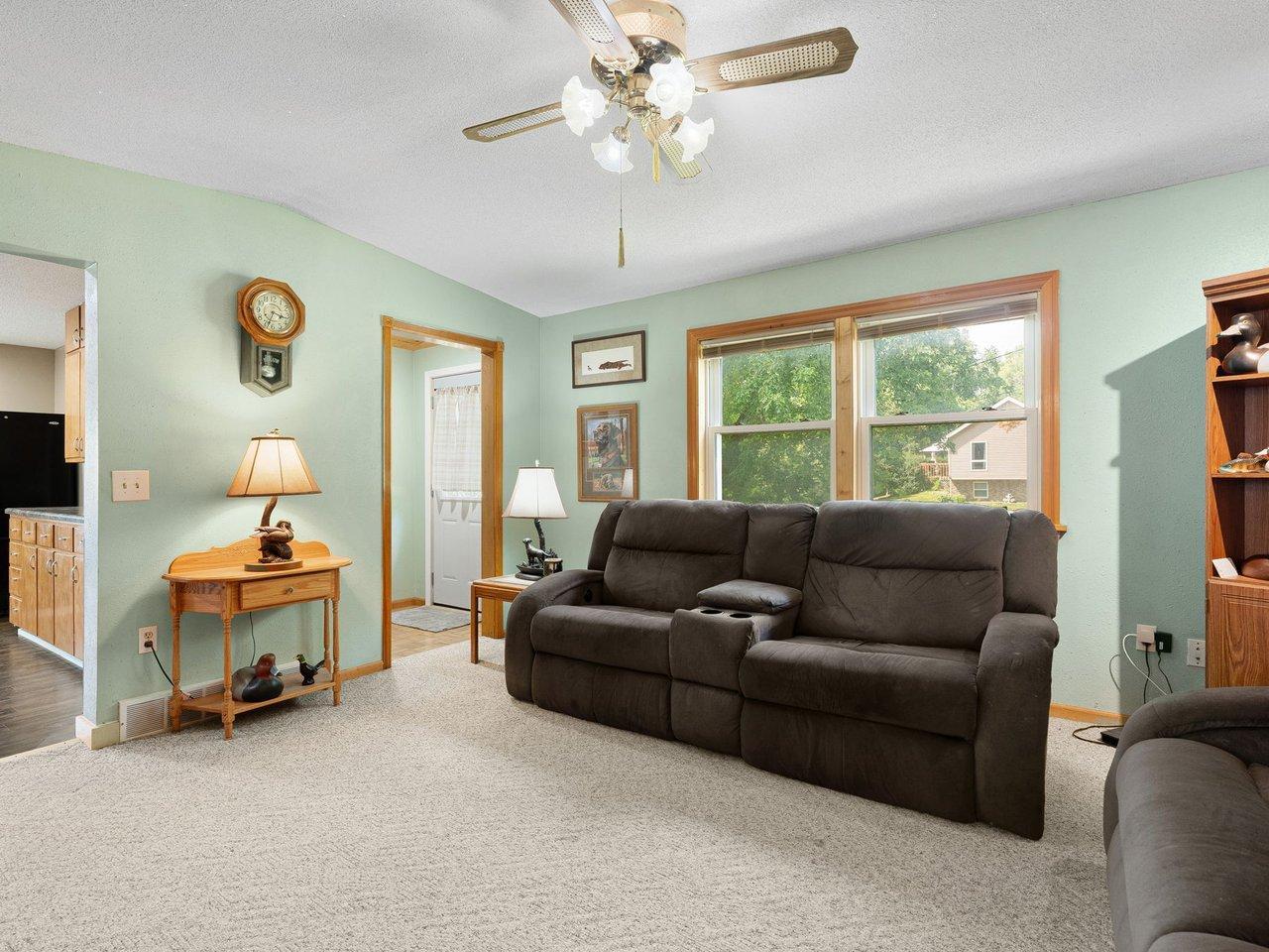 828 Clinton Street E Property Photo 23