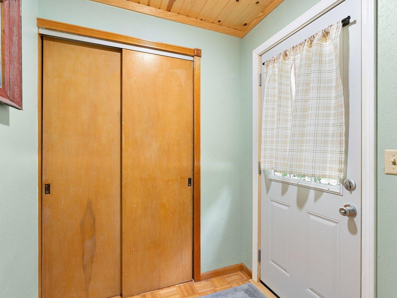 828 Clinton Street E Property Photo 24