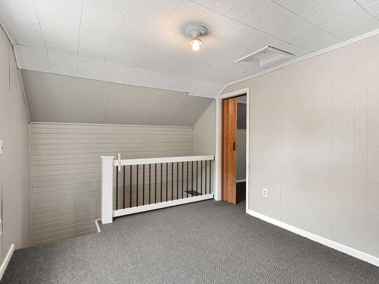 828 Clinton Street E Property Photo 28