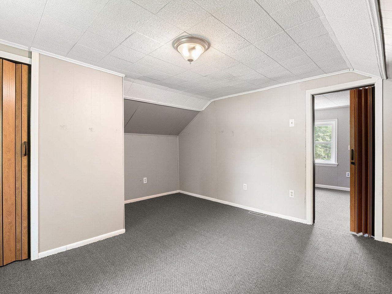 828 Clinton Street E Property Photo 30
