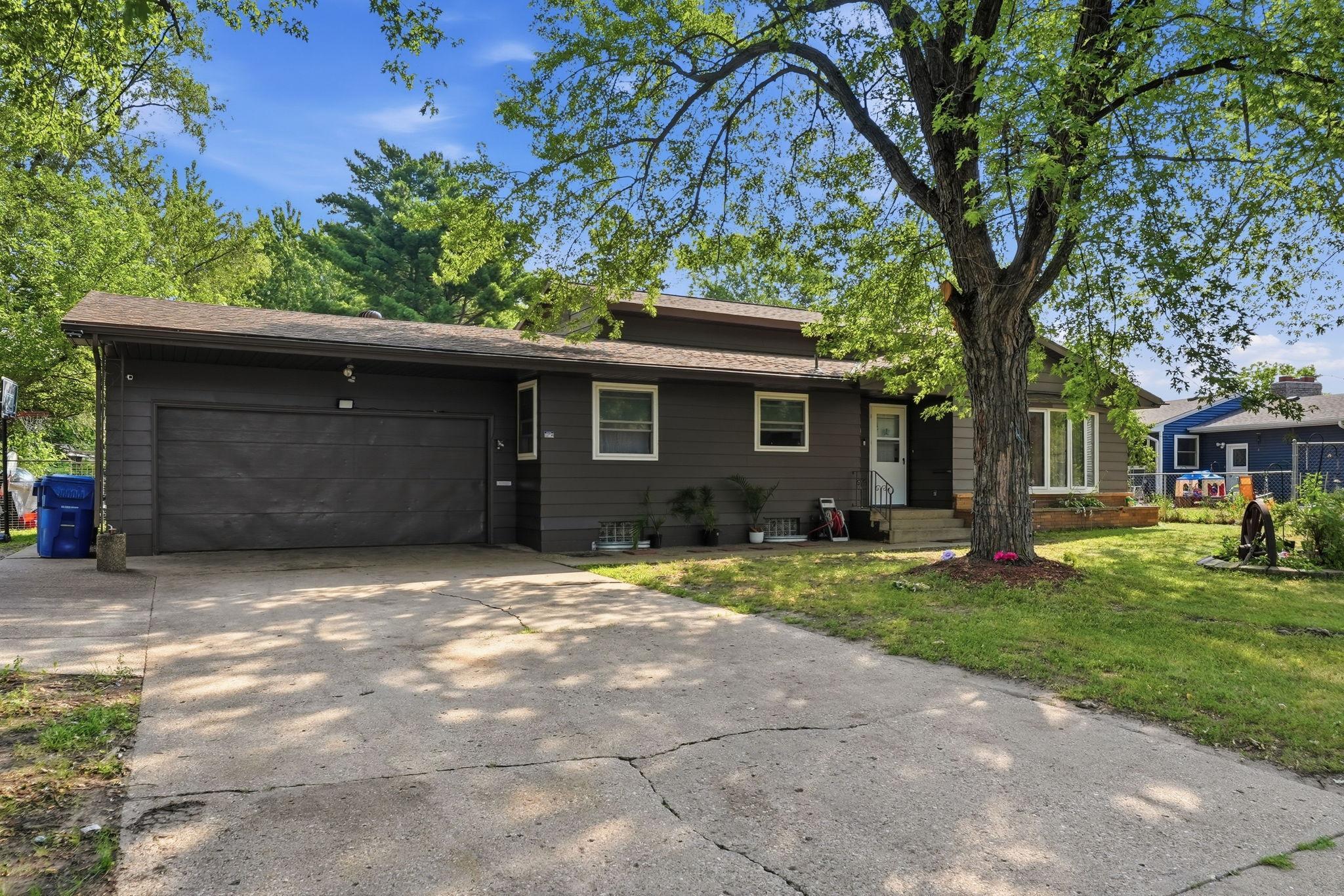 1204 Whitney Drive Property Photo 2