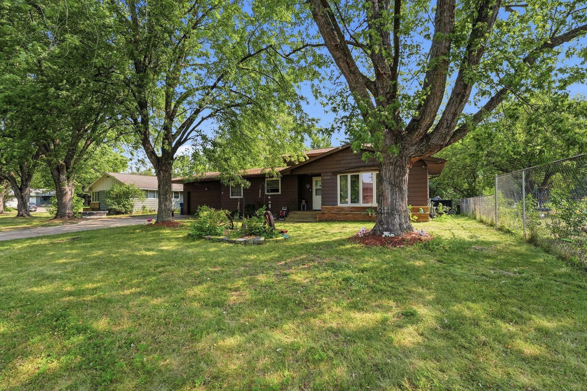 1204 Whitney Drive Property Photo 3