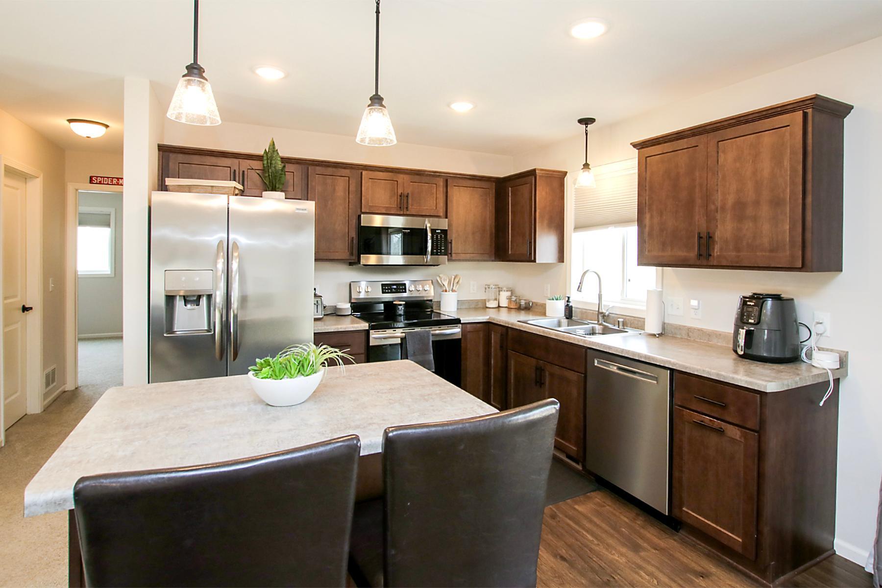 1709 Maple Leaf Lane Property Photo 4