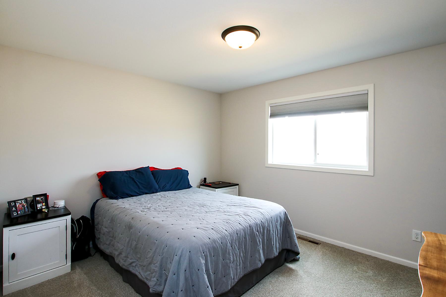 1709 Maple Leaf Lane Property Photo 9