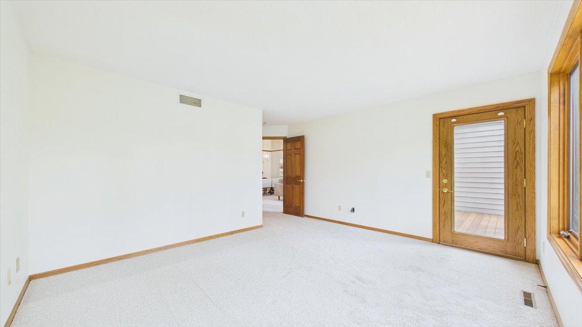 16407 Grenwich Terrace Property Photo 8