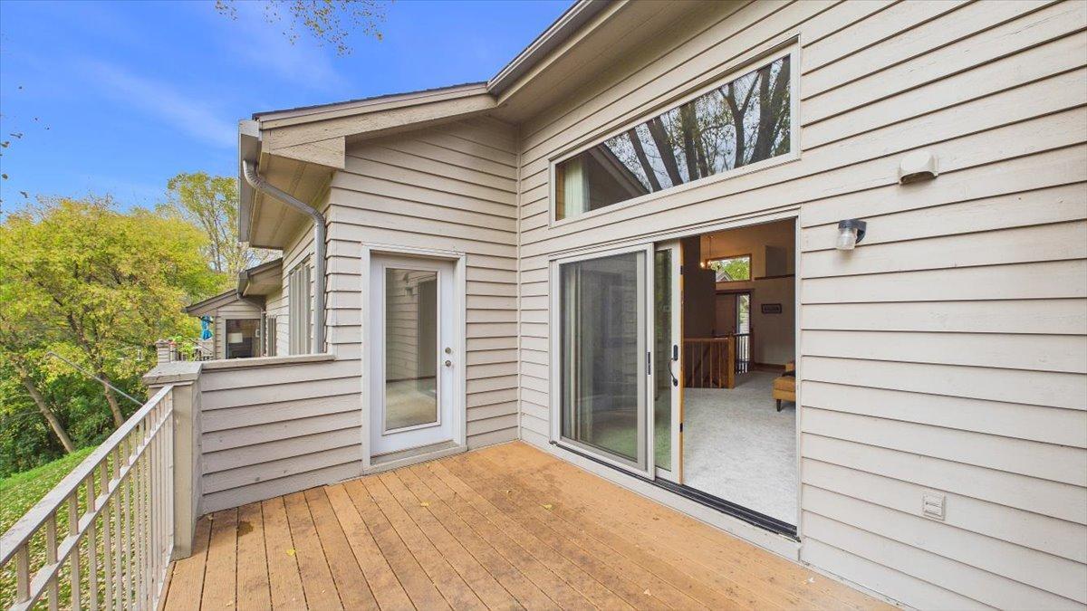 16407 Grenwich Terrace Property Photo 9