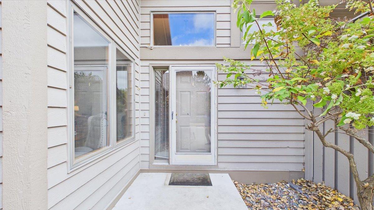 16407 Grenwich Terrace Property Photo 26