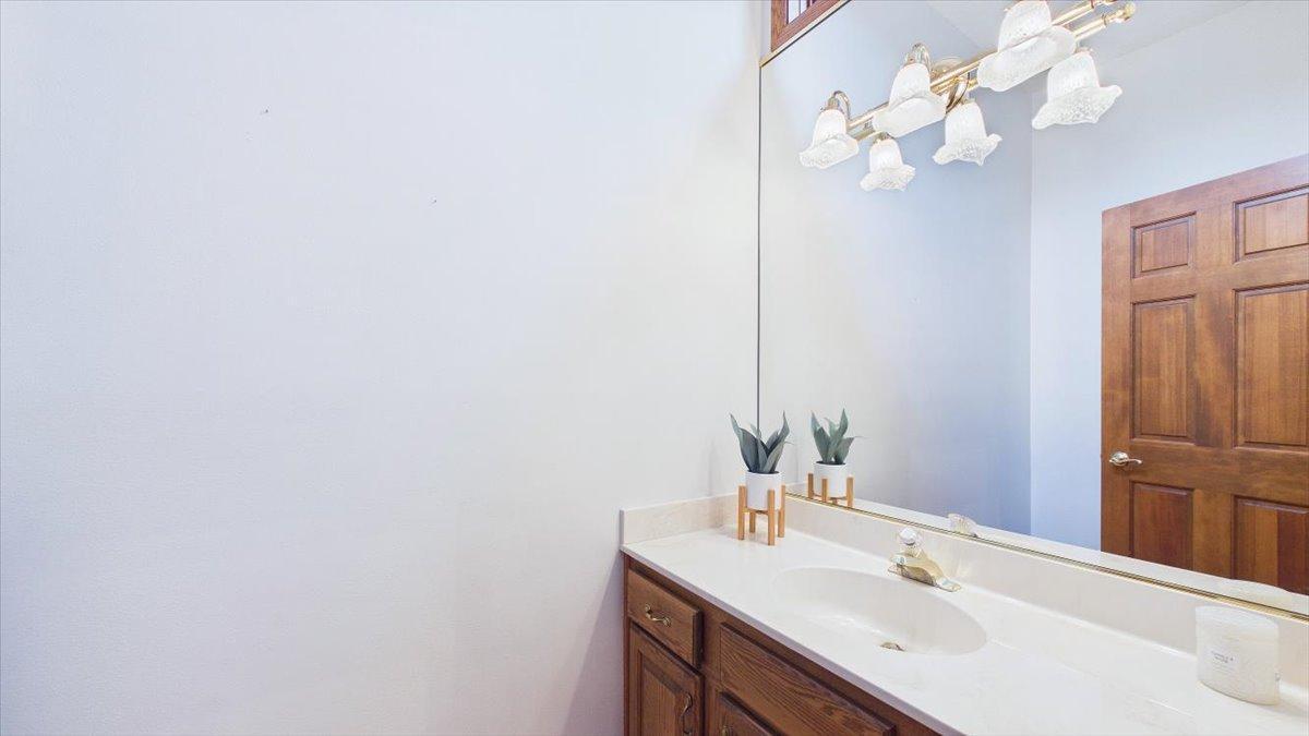 16407 Grenwich Terrace Property Photo 27