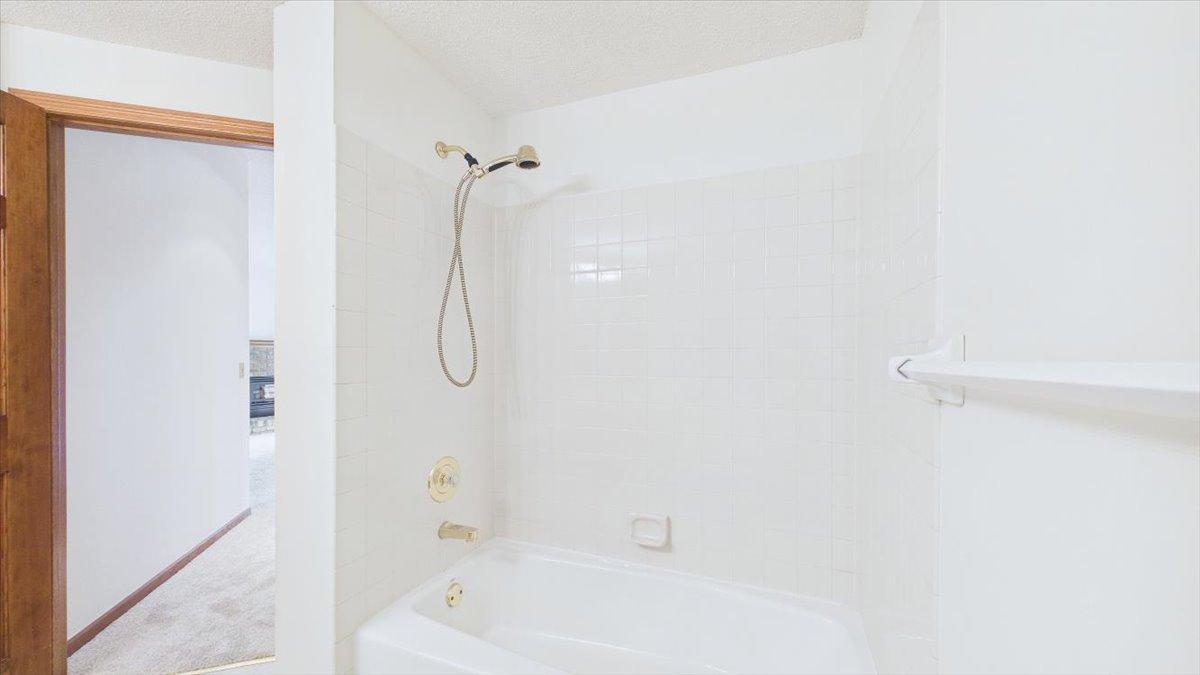 16407 Grenwich Terrace Property Photo 48