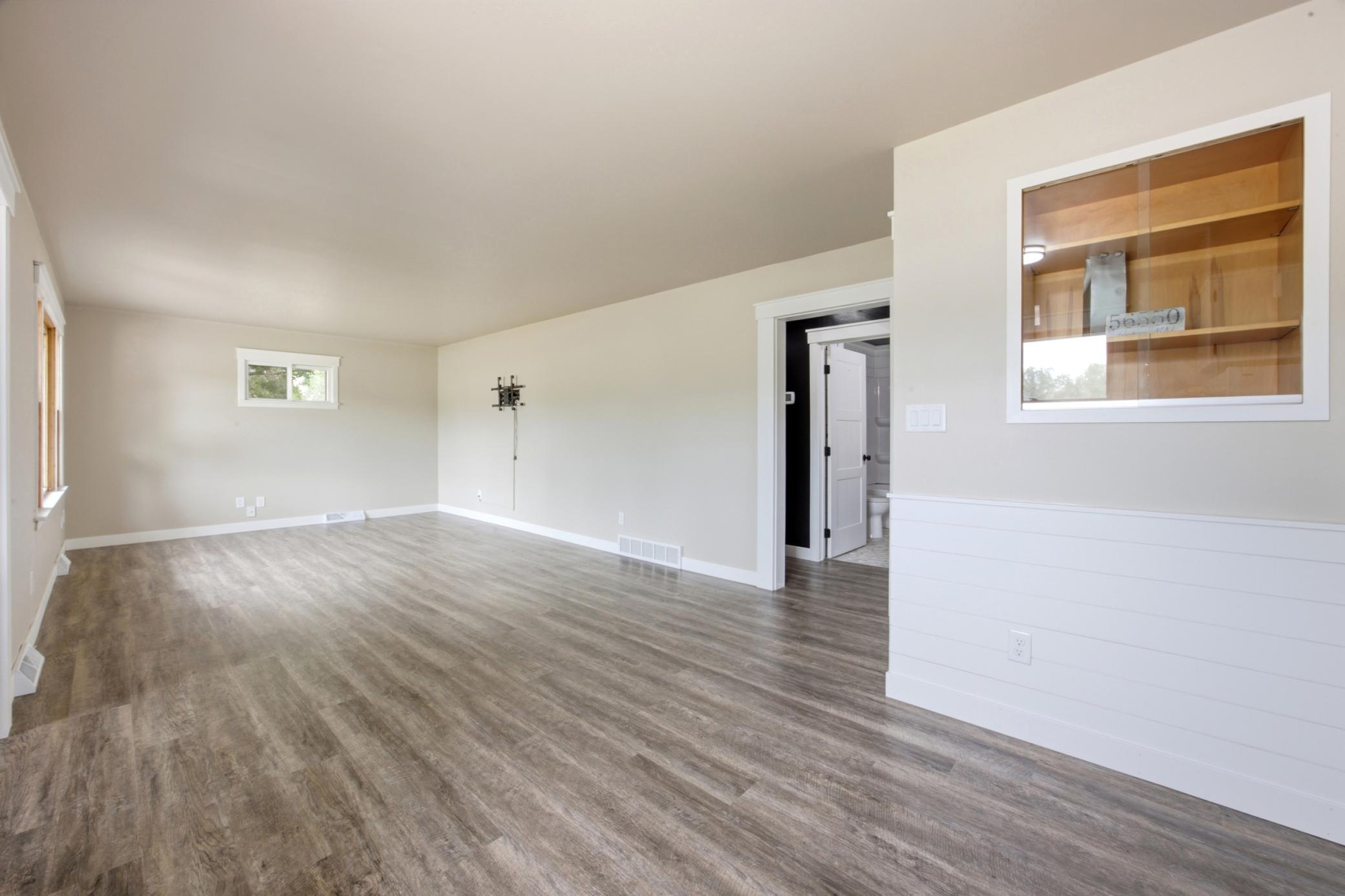 115 Park Avenue E Property Photo 11