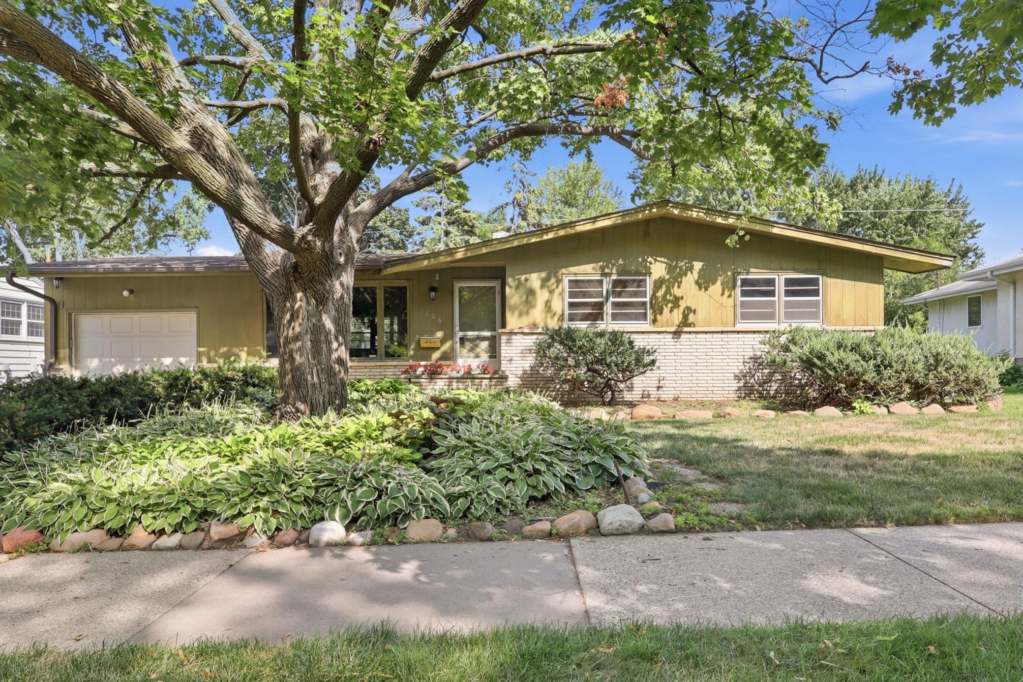 1206 Bellows Street Property Photo 1