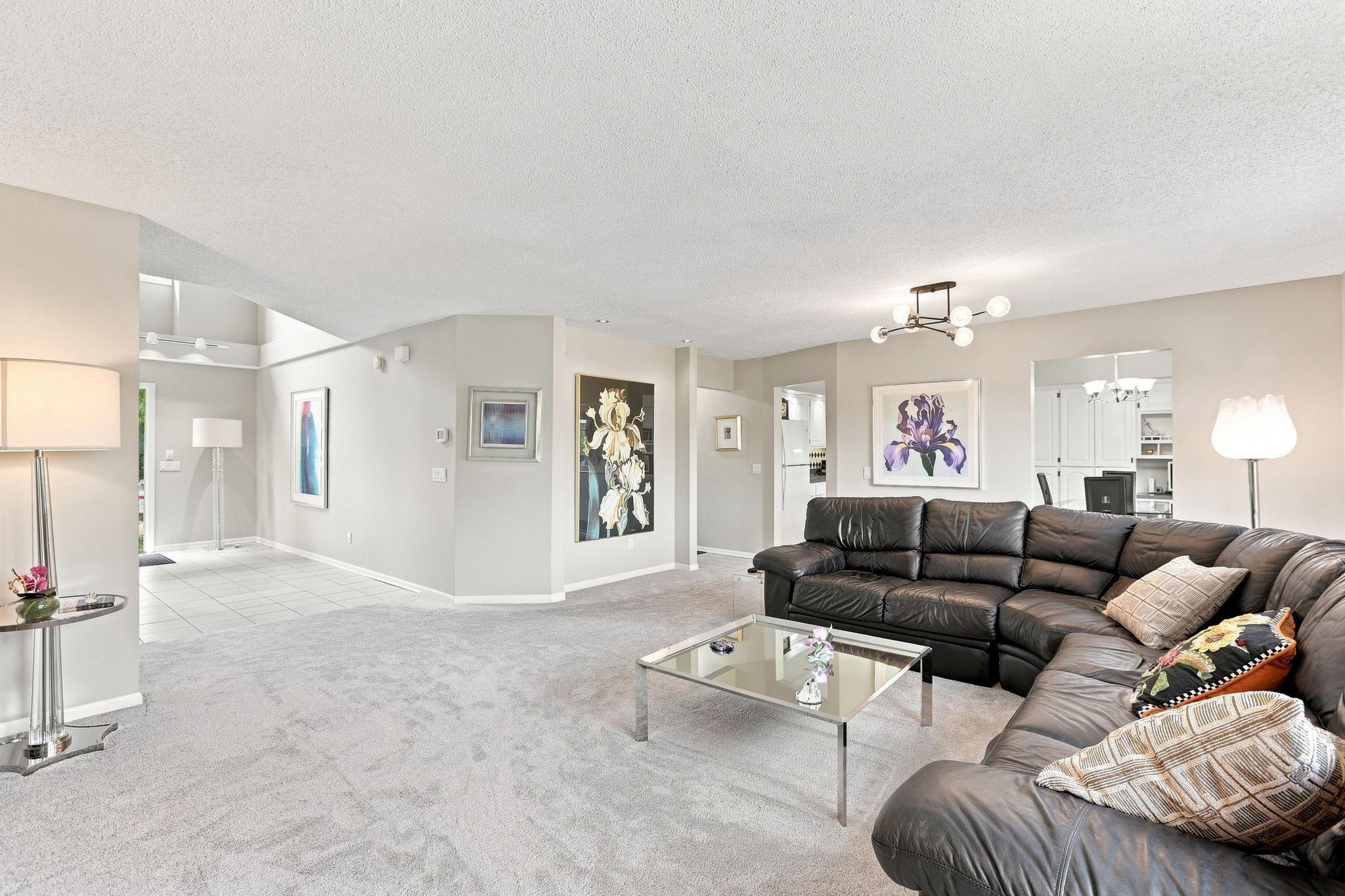 5423 Butternut Circle Property Photo 4