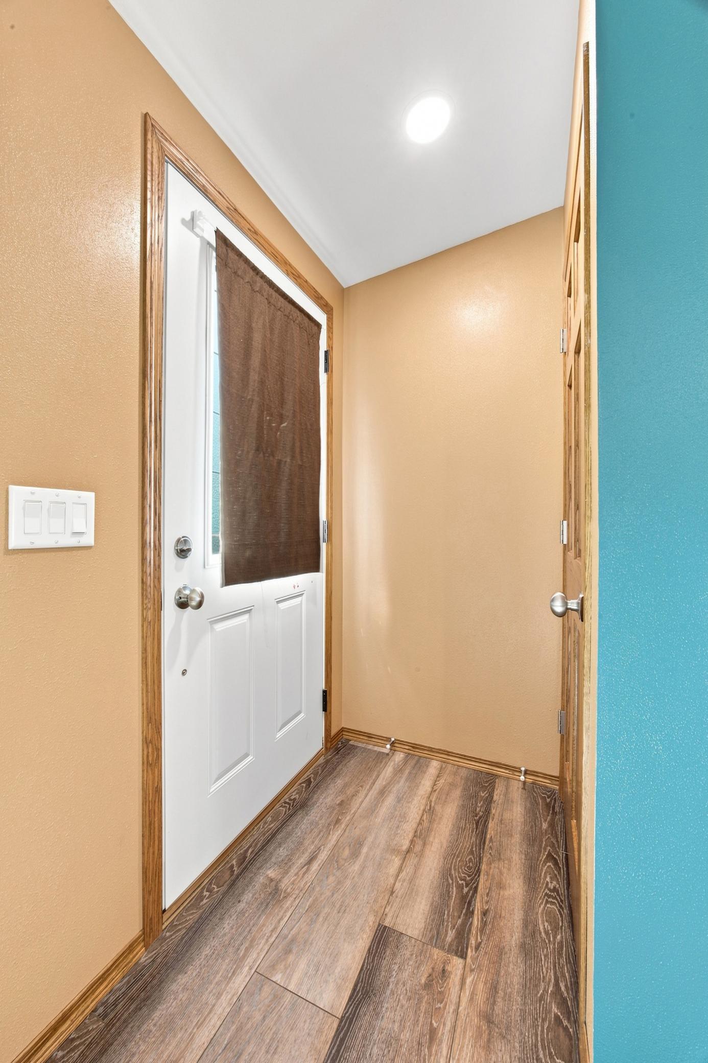 102 3rd Street Property Photo 4