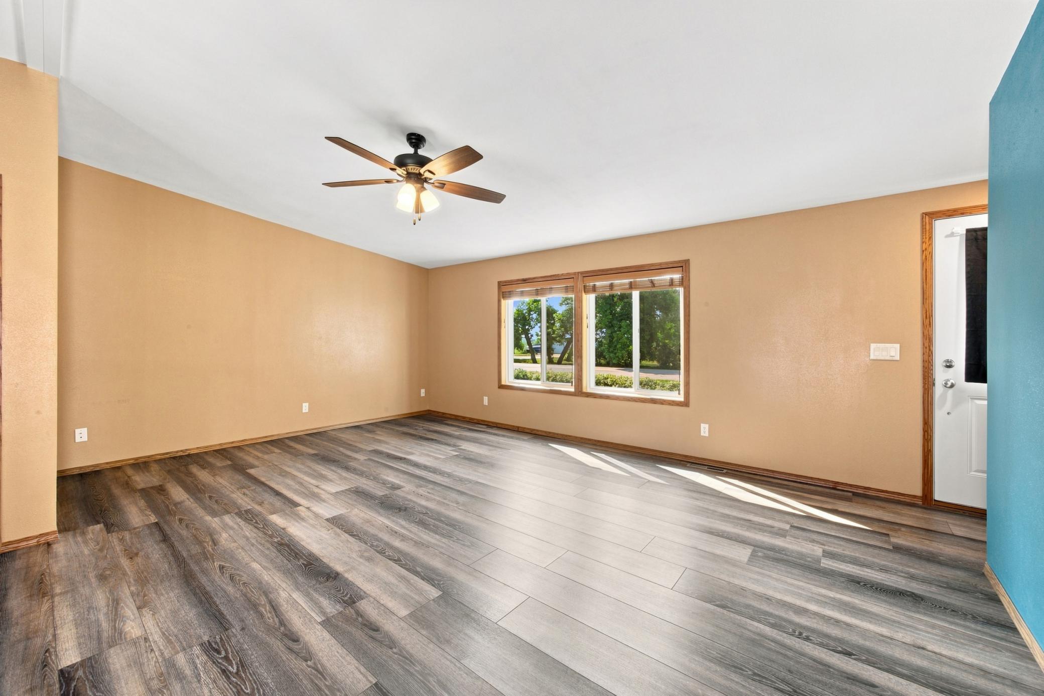 102 3rd Street Property Photo 6