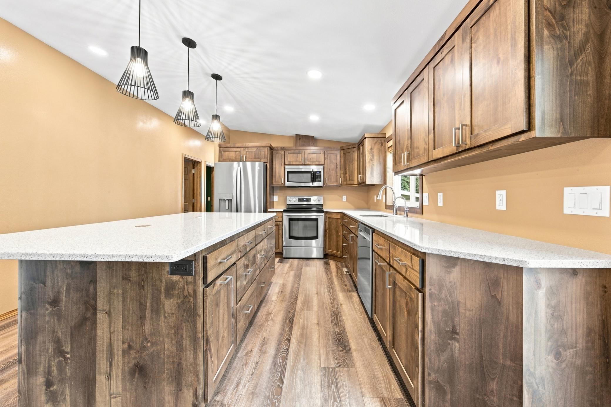 102 3rd Street Property Photo 9