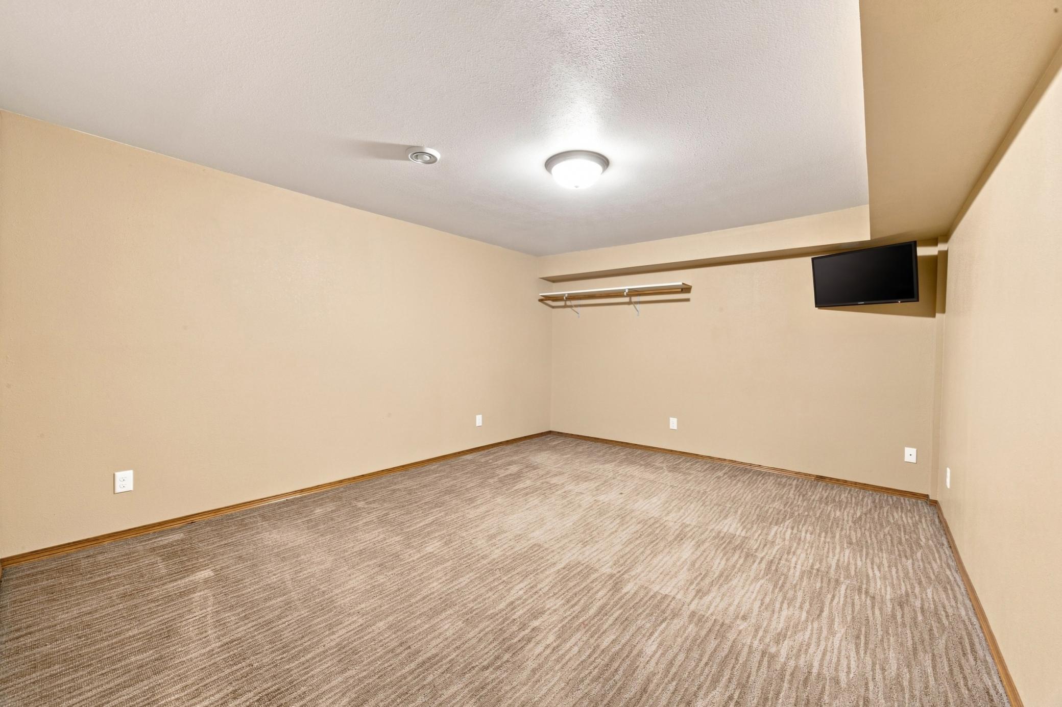 102 3rd Street Property Photo 29