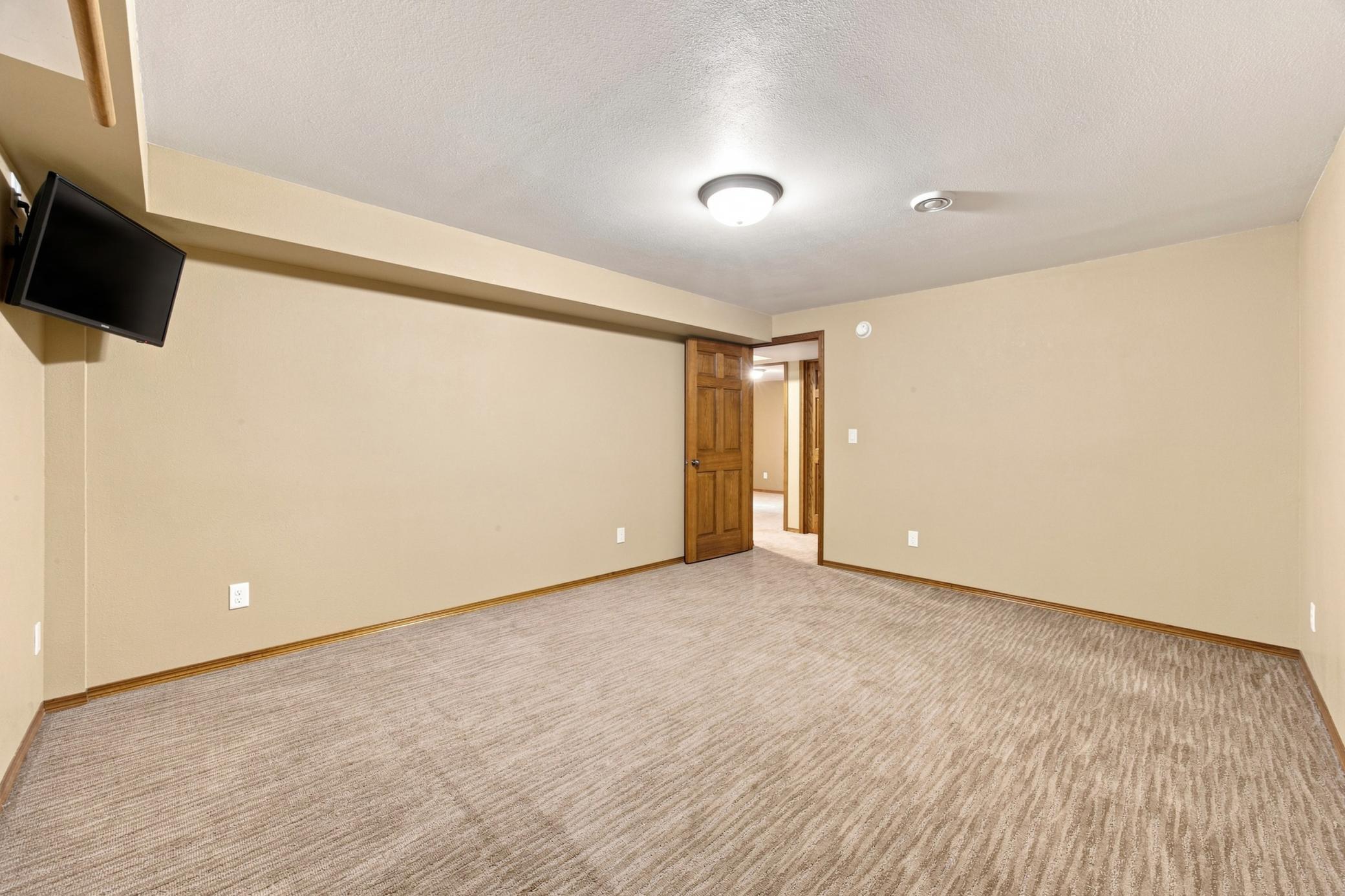 102 3rd Street Property Photo 30